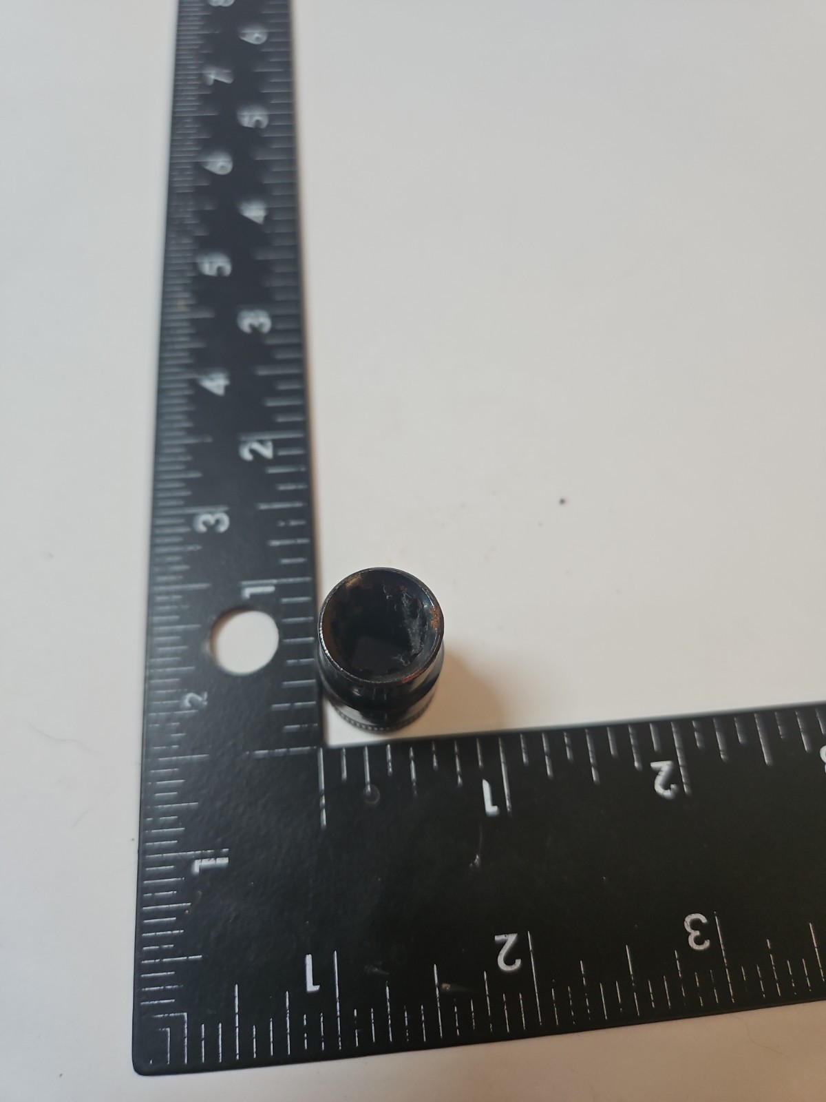 Husky 3/8″ Knurl Grip Universal Socket 3/8″ Drive Non-Impact