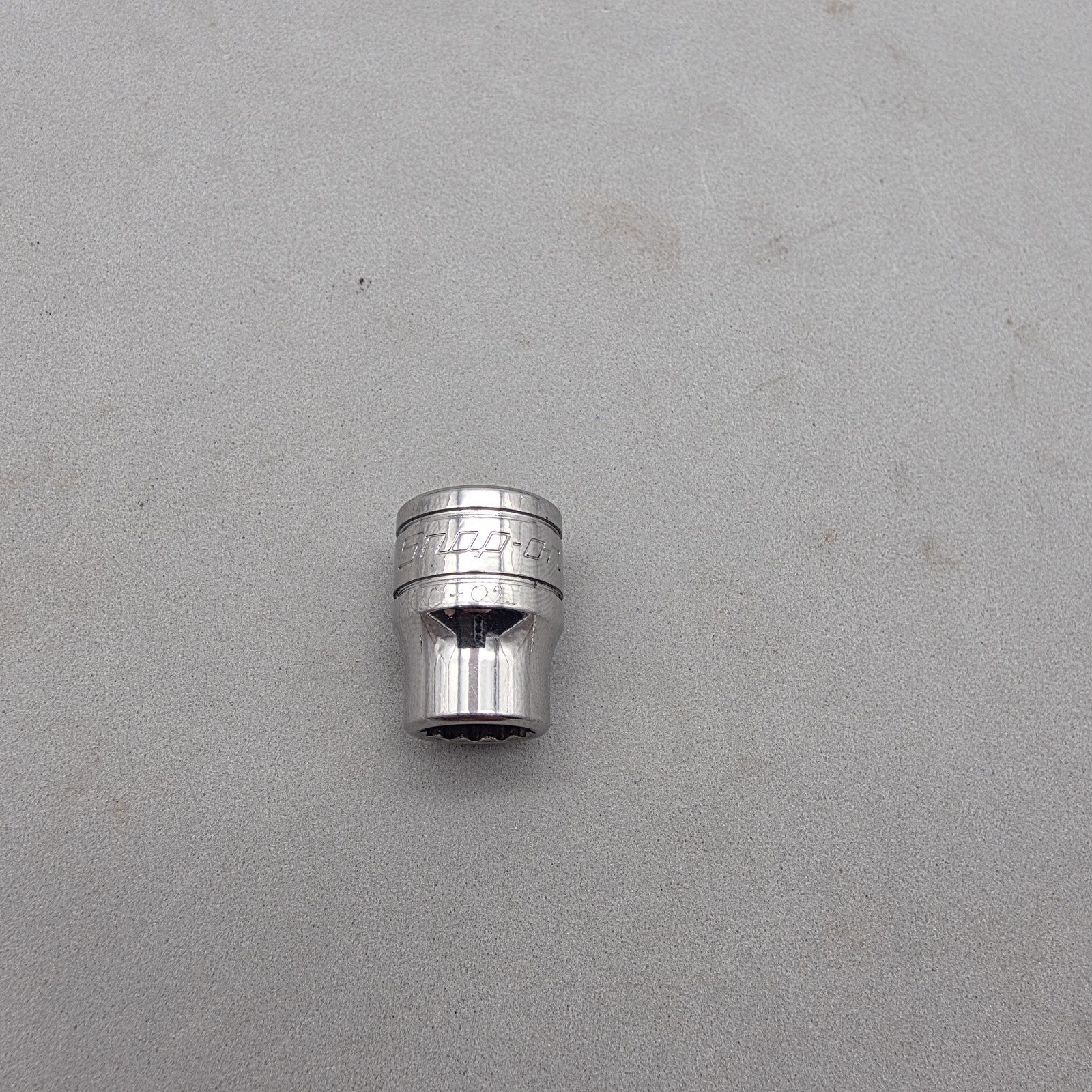 Snap On Tools 3/8″ Drive 3/8″ 12PT SAE Shallow Chrome Socket F121 USA