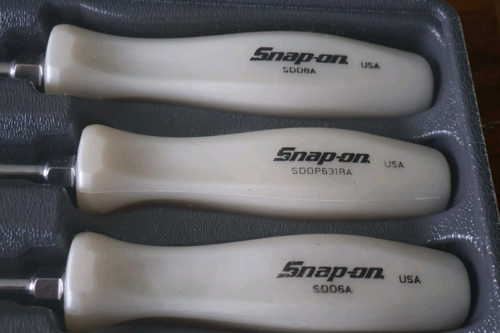 Snap On 7 piece combination screwdriver set SDDX70APW white pearl hard handle…