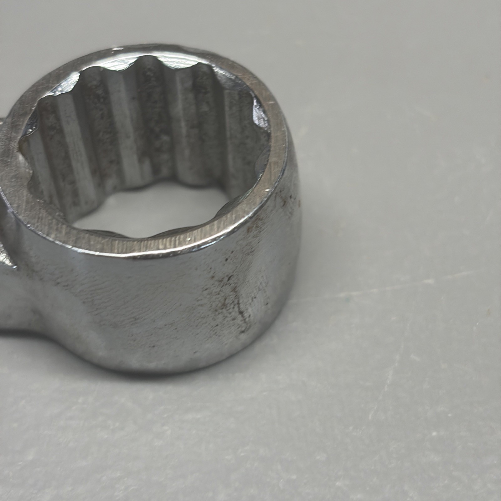 Snap-On 1/2″ drive SAE 7/8″ 12 point sensor socket Oxygen sensor socket S6150