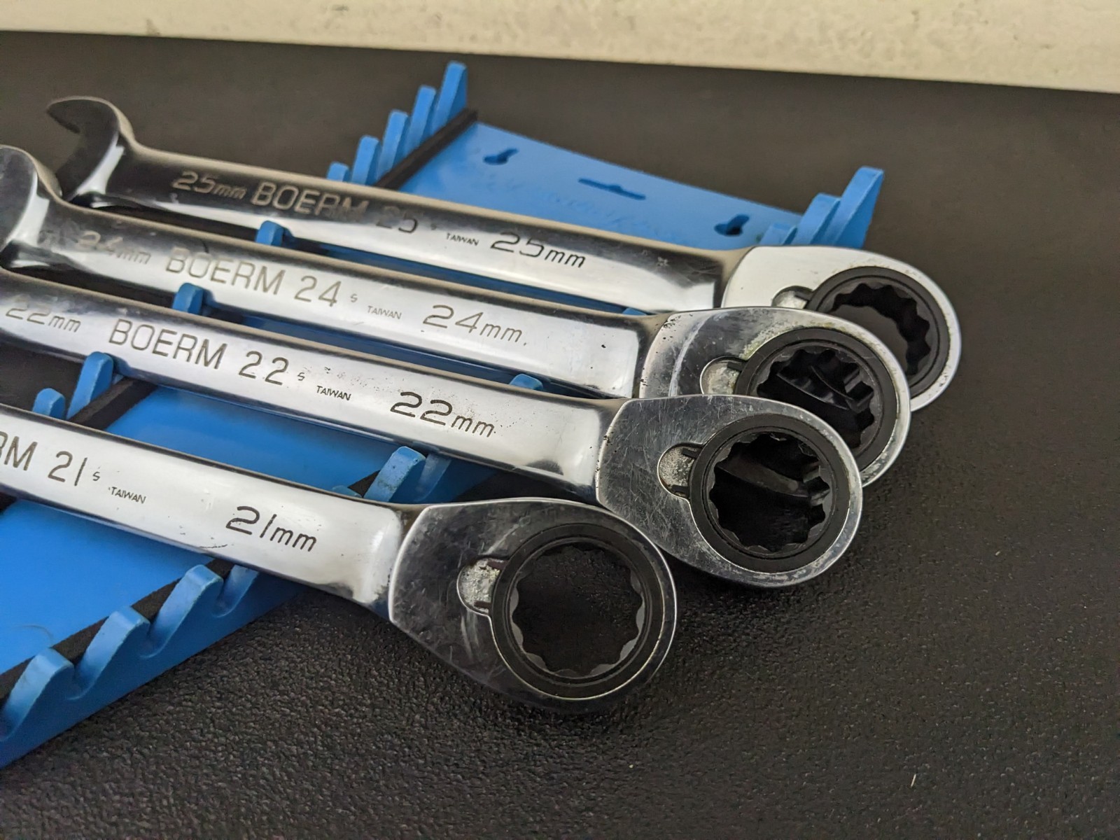 #bp448 Blue-Point Ratcheting Metric Wrench Set 4 PC 21, 22, 24, 25mm BOERM704