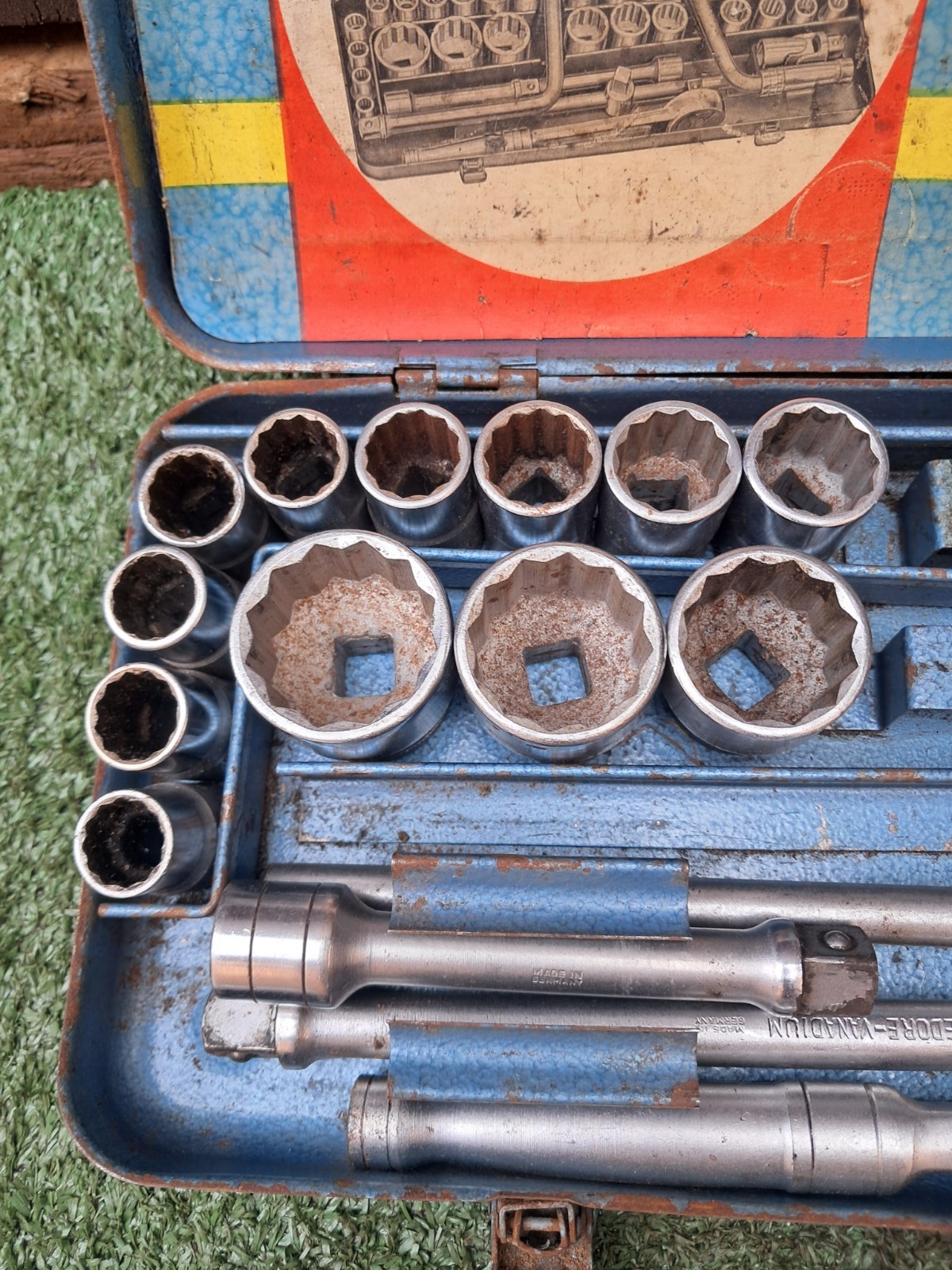 Vintage Gedore Socket Set D19 XAW Old Tools DAMAGED METAL BOX (#145)