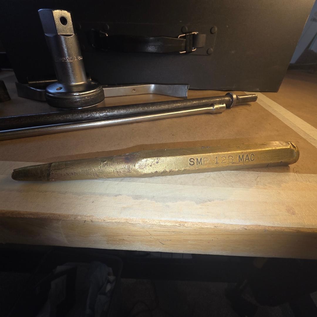 MAC Tools SMP12B USA 7″ Long Tapered Non-Sparking Bronze Starter Pin Punch