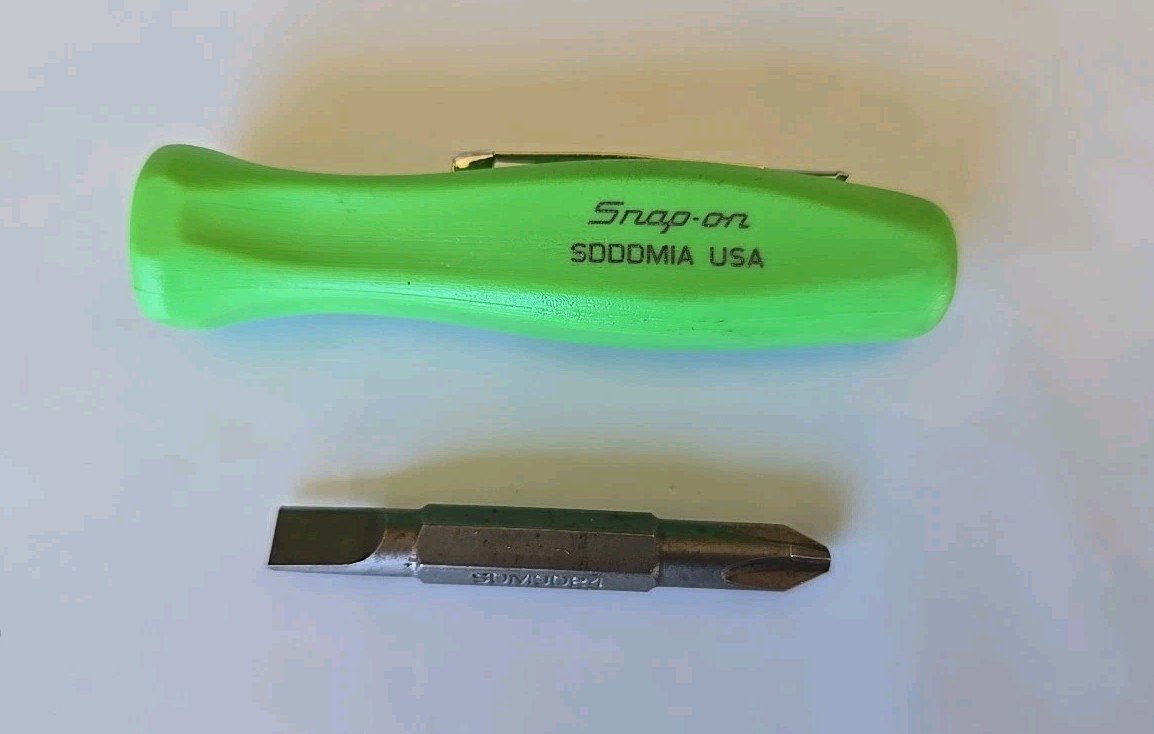 GREEN Snap on tools pocket screwdriver REVERSIBLE TIP pocket screwdriver w/clip