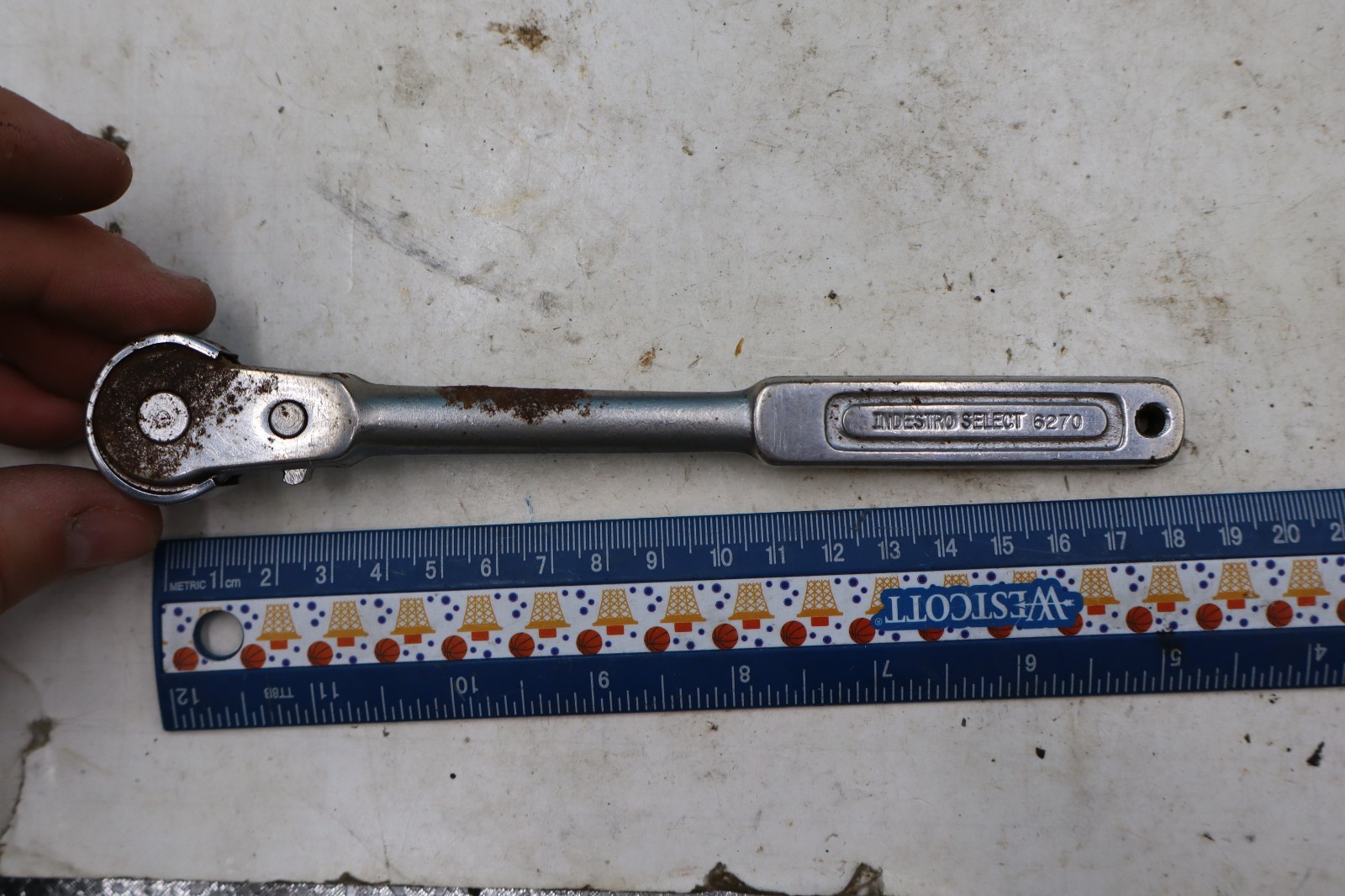 Vintage Indestro Select 3/8″ Drive Ratchet 6270. Corrion but works, can be clean