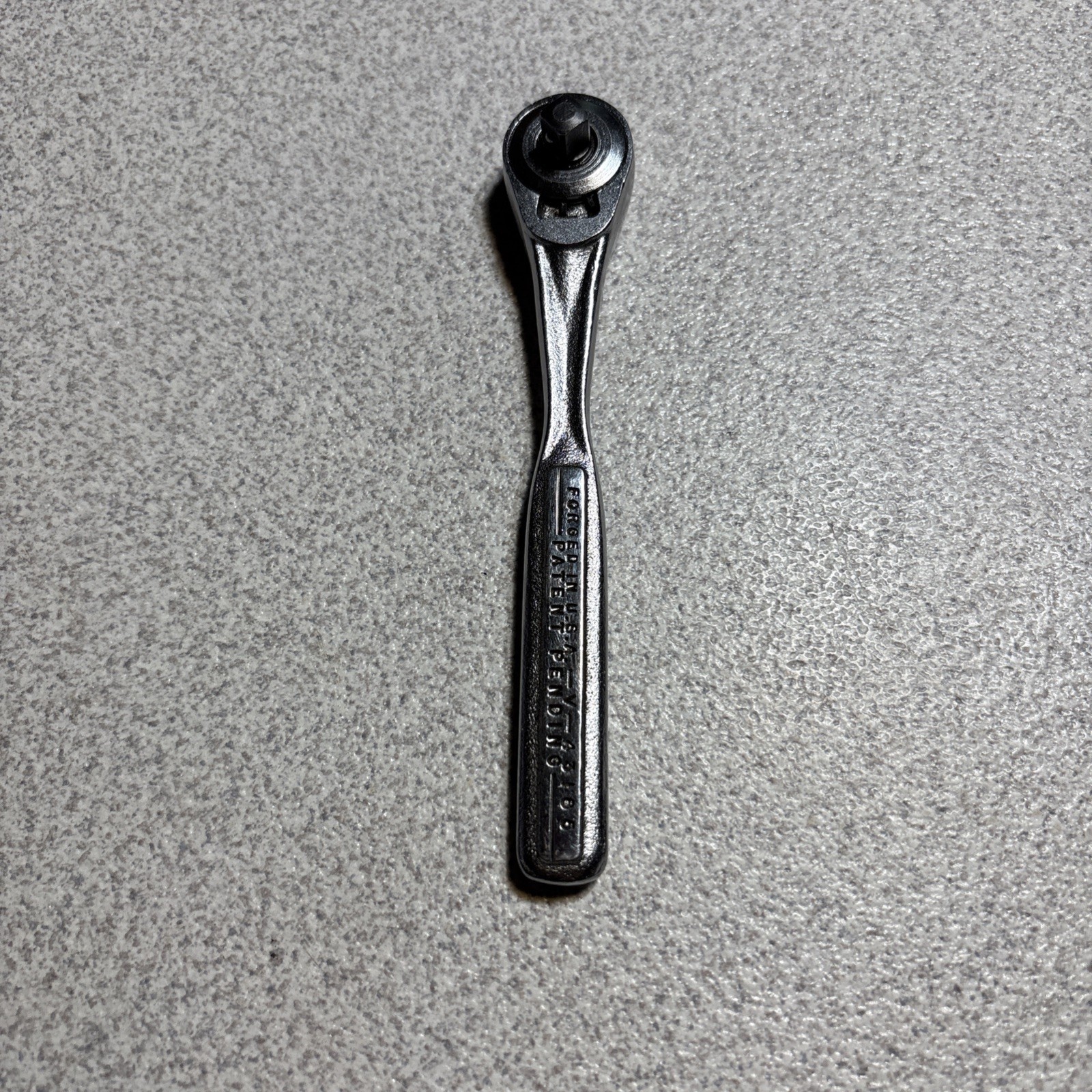 VINTAGE CRAFTSMAN 1/4 INCH DRIVE -V- OIL PORT RATCHET NO. 43185 PATENT PENDING