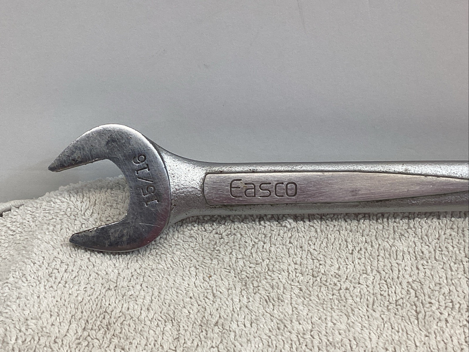 EASCO TOOLS 63 130, 15/16″ SAE, 12-POINT, OPEN/BOX END COMBINATION WRENCH