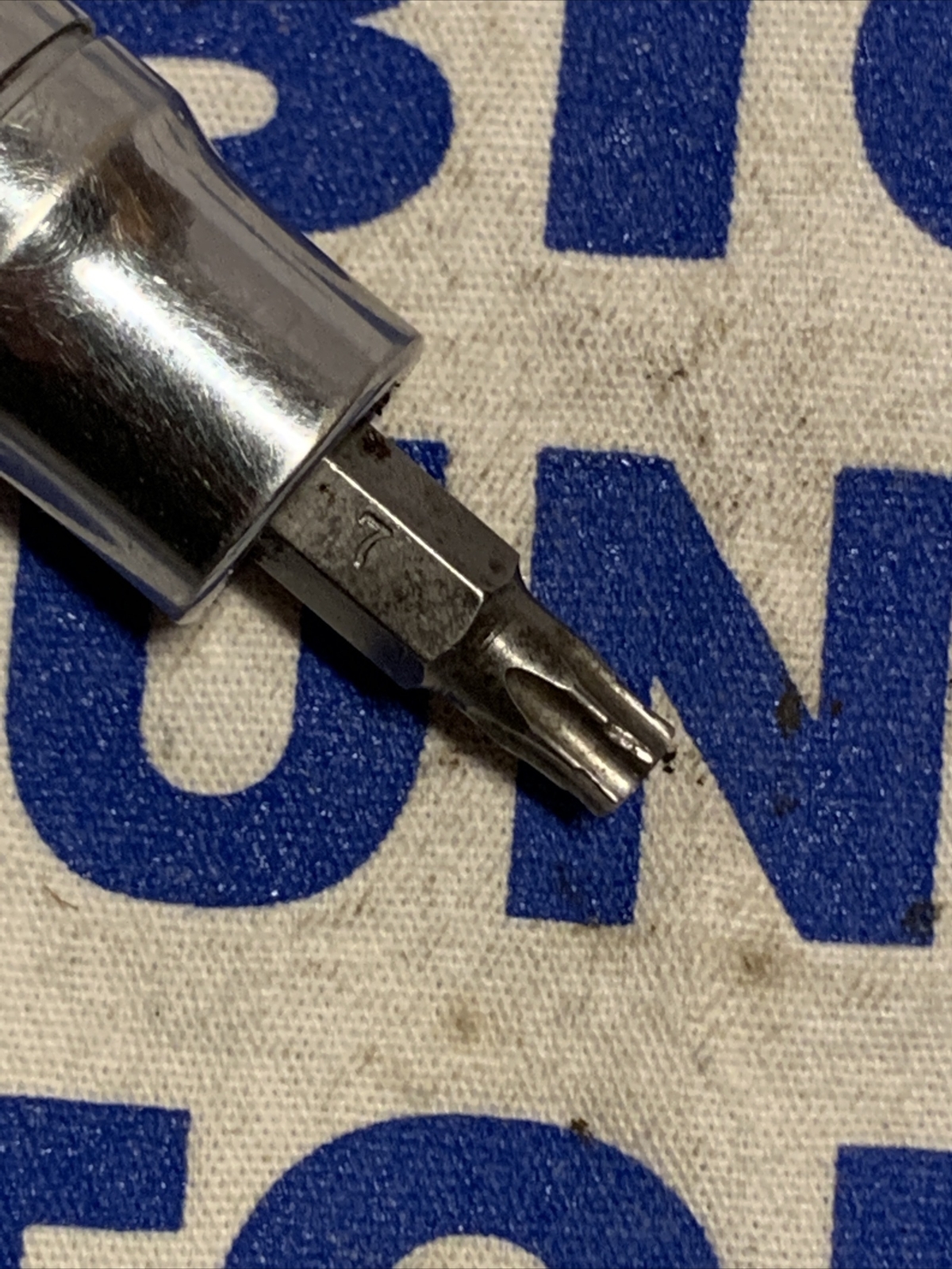 1997 Snap-on Tools USA 3/8″ Drive T27 Standard Torx Bit Chrome Socket FTX27E