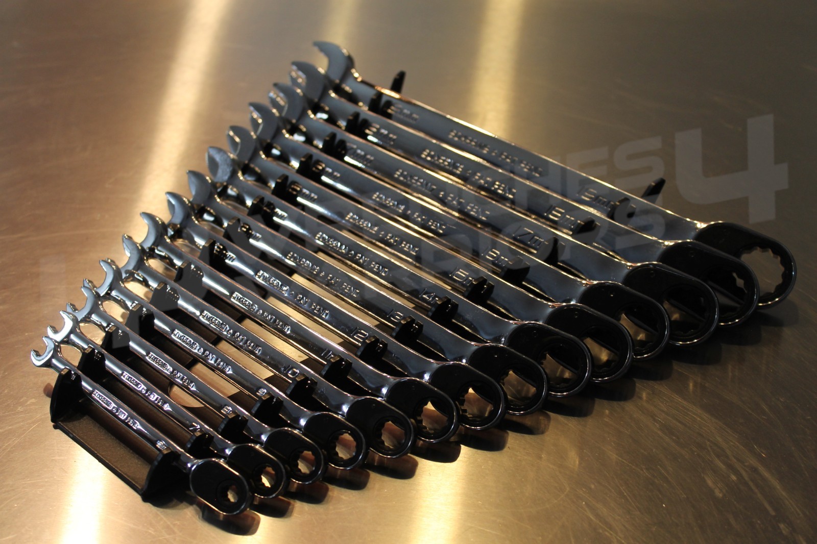 Snap-on Flank Drive Plus Reversible Ratcheting Combination Wrench Set (6mm-19mm)
