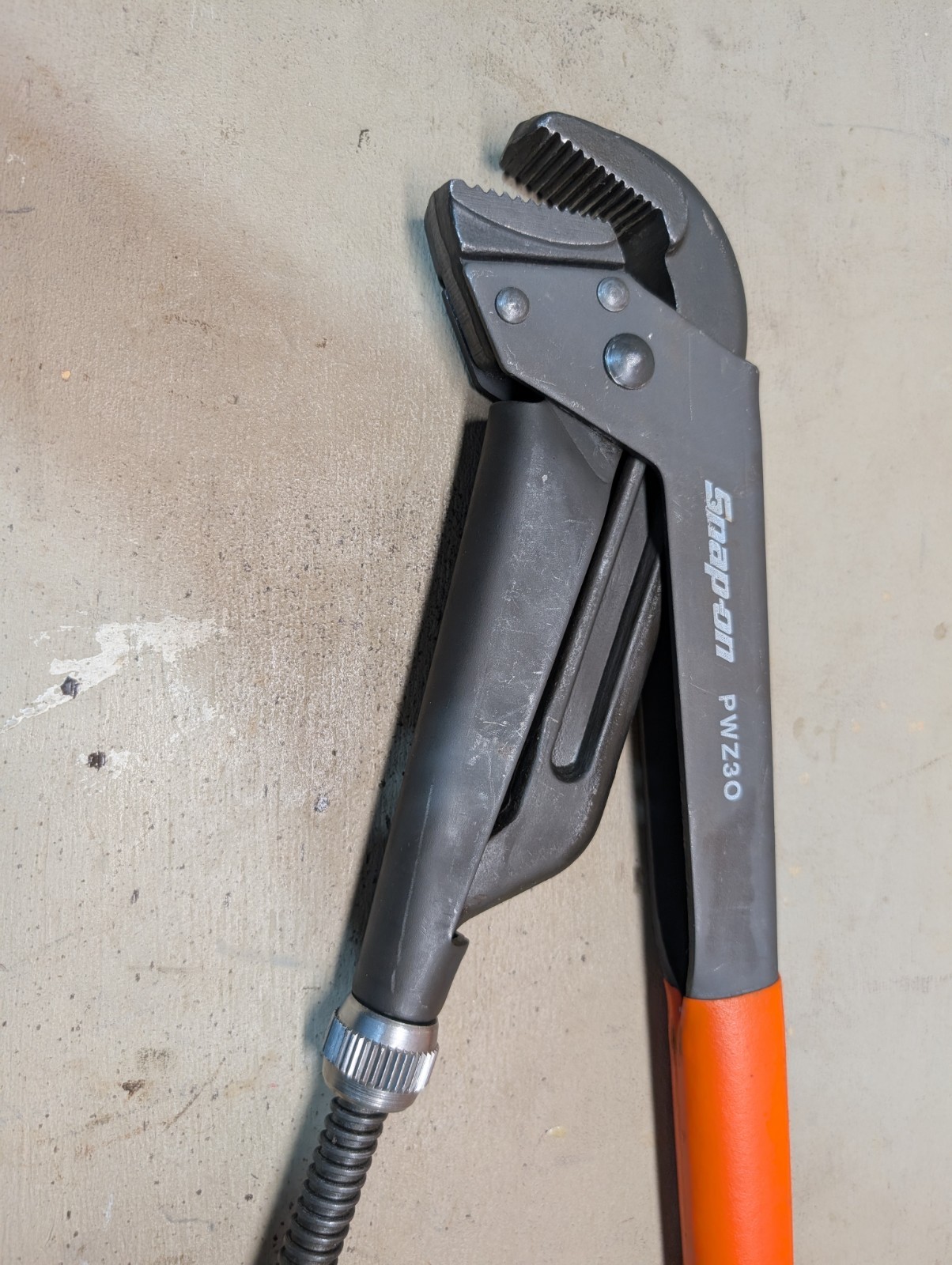 Vintage Snap-on Tools 21-1/2″ Soft Grip Orange Adjustable Pliers Wrench PWZ30