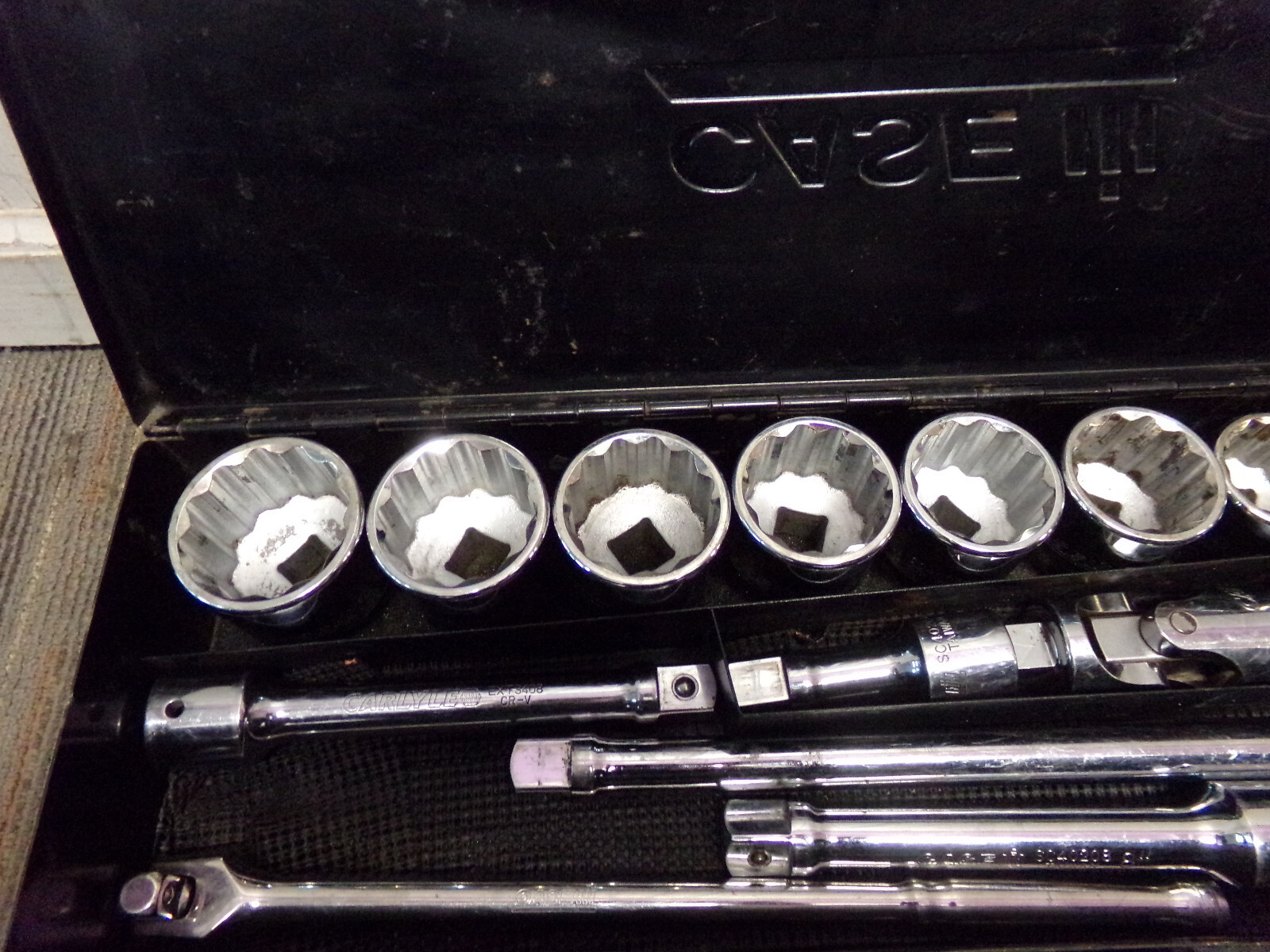 CASE IH PROFESSIONAL 3/4″ Drive Sockets, 1/2″ Breaker, & CARLYLE Extensions 19pc