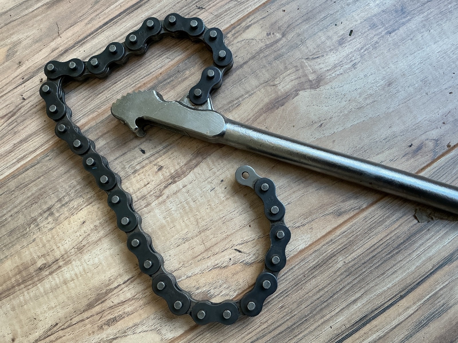 Nice OTC Tools Heavy Duty Ratcheting Chain Wrench 7401 24″ Chain / 19″ Handle