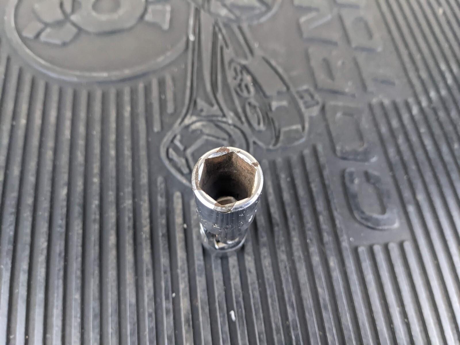 #au567 Mac Tools XU186D 3/8″ Drive SAE 9/16″ 6 Point Universal Swivel Socket