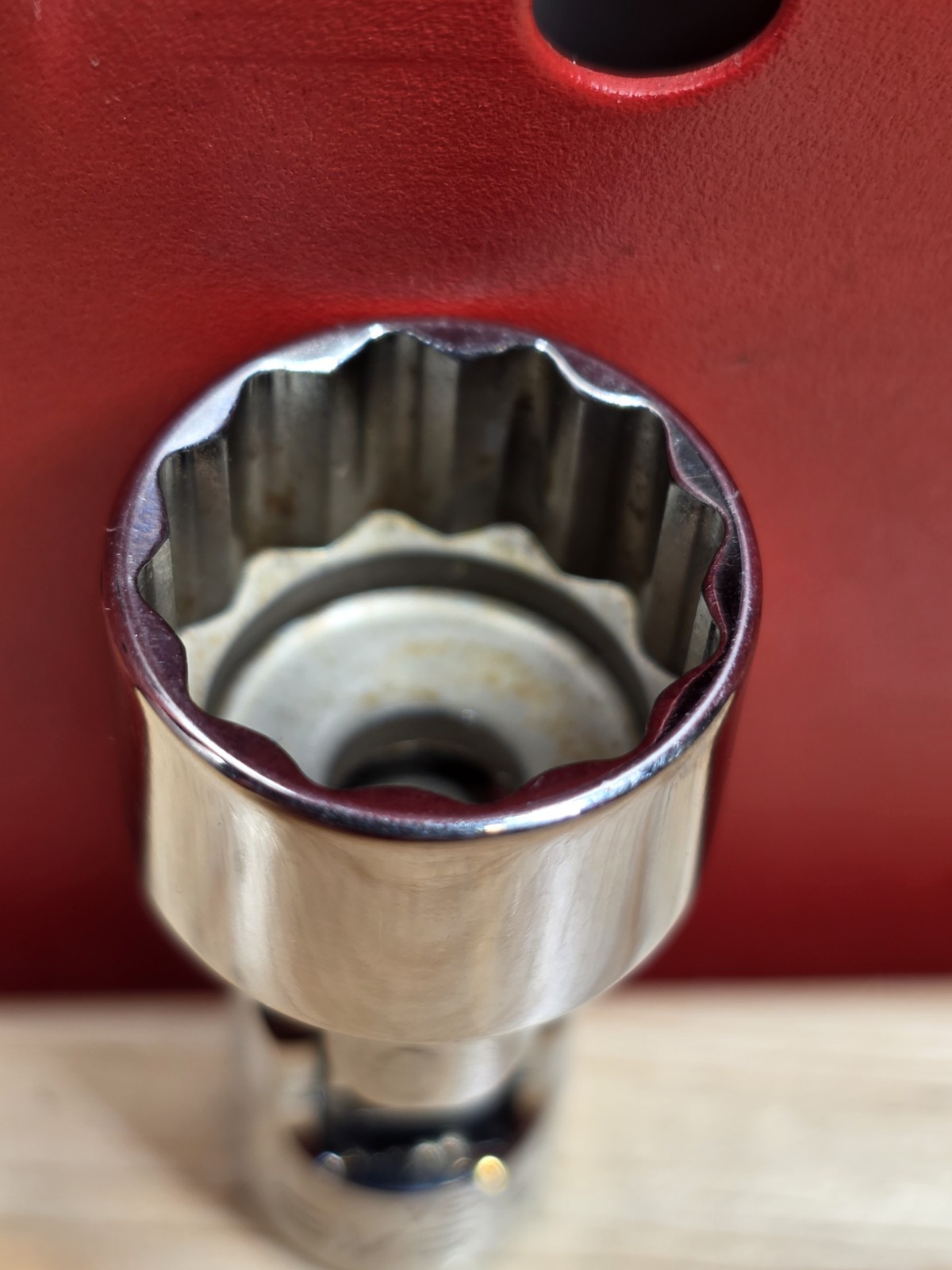 Snap-on Tools TMU181A 9/16″ SAE 1/4″ Drive 12-Point Universal Socket See Details
