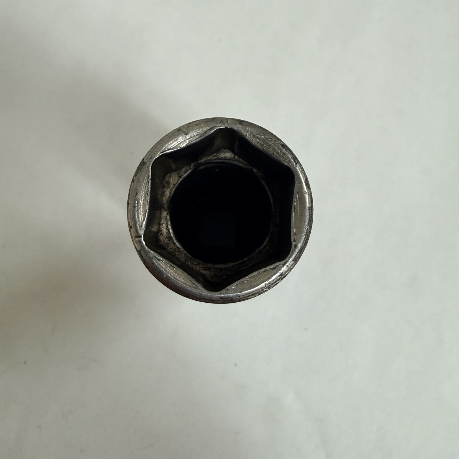 Snap-on Tools 18mm Deep Socket 3/8″ Drive Metric Chrome 6-Point SFSM18 SFSM-18