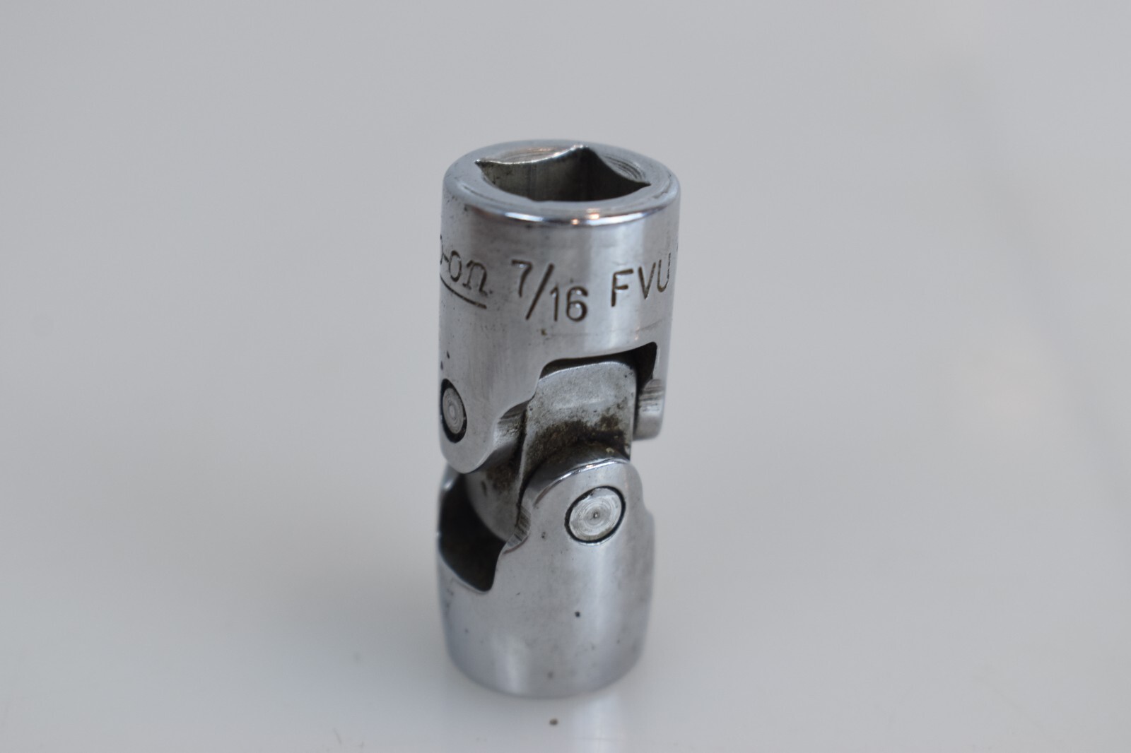 Snap On Tools FVU14 7/16″ SAE Shallow Universal Socket 3/8″ Drive 12 Point USA