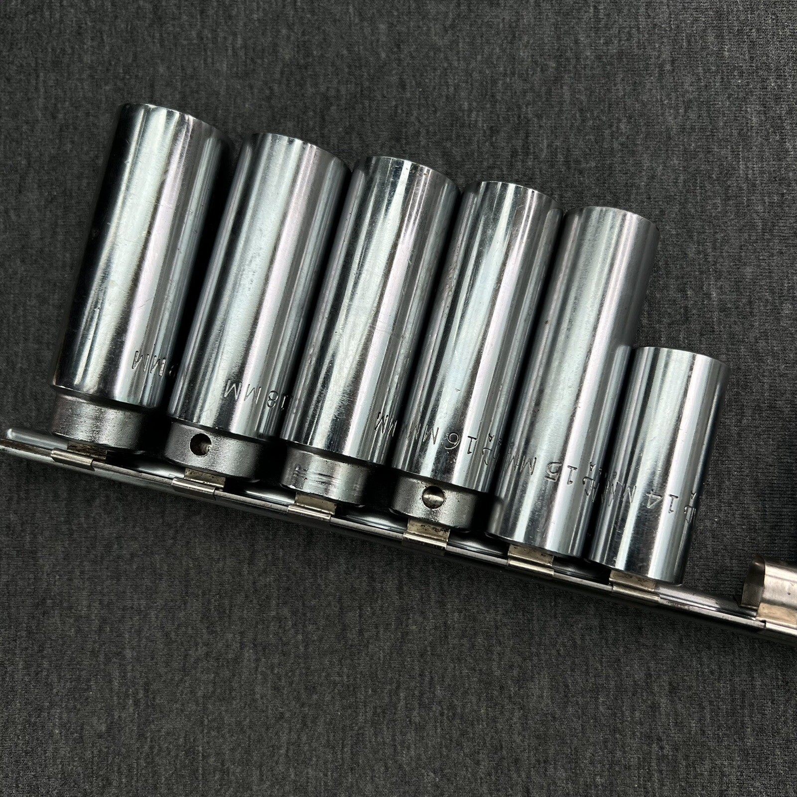 MAC Tools 3/8″ Drive 13pc Metric 6pt Deep Sockets XD6 Made in USA 6mm – 19mm USA