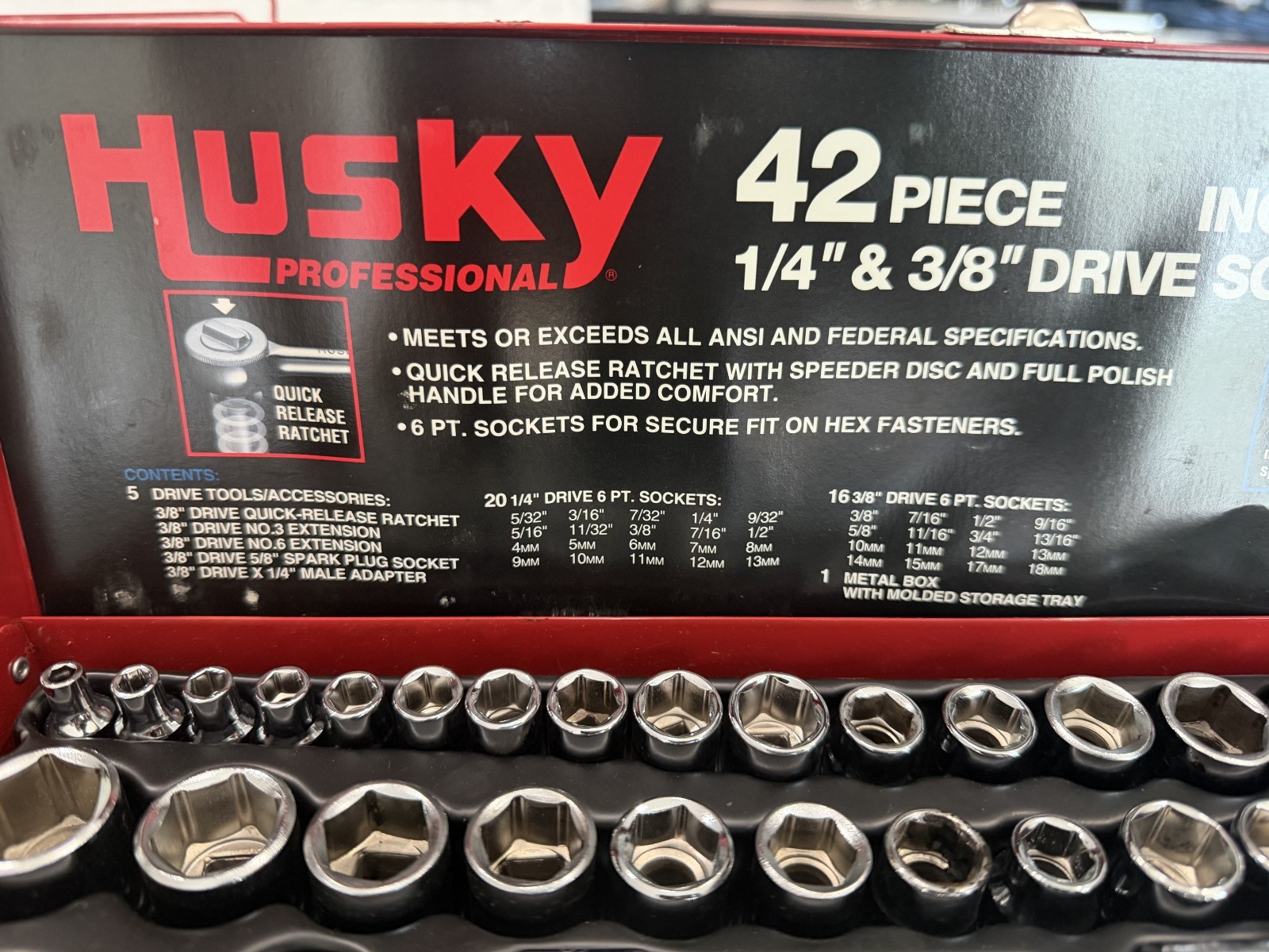 Husky Professional 42-Piece 1/4″ & 3/8″ Drive SAE/Metric Socket Set 40006 Comple