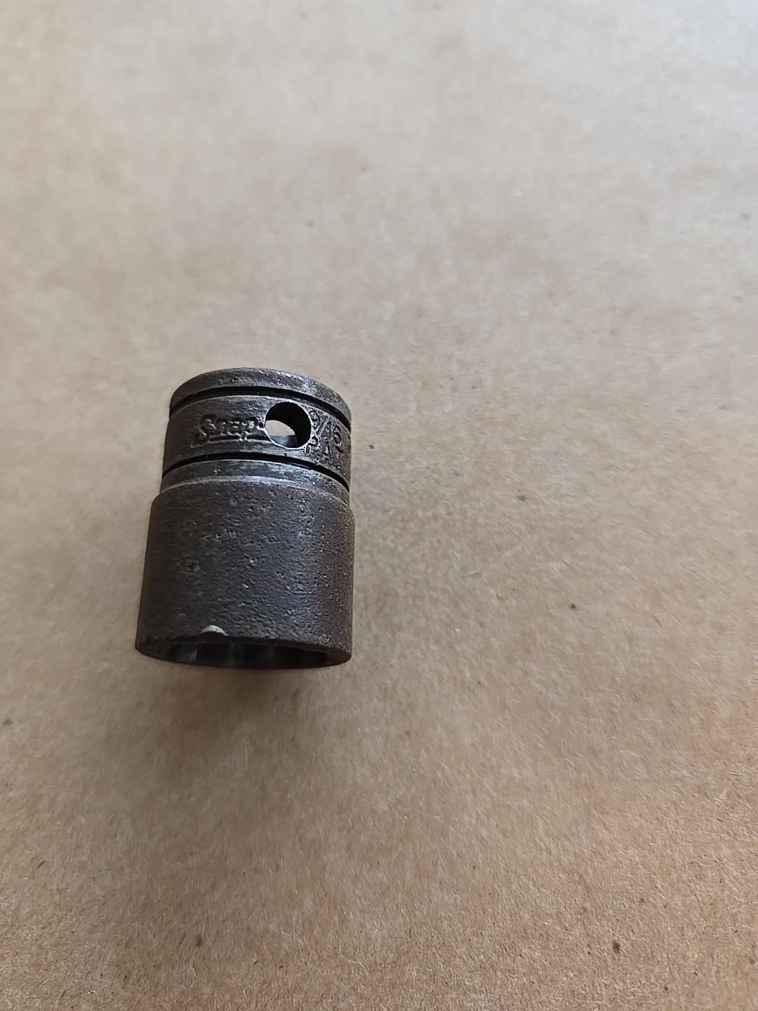 Snap On 3/8 Drive 9/16″ 12PT SAE Industrial Finish Shallow Socket Worn GF181