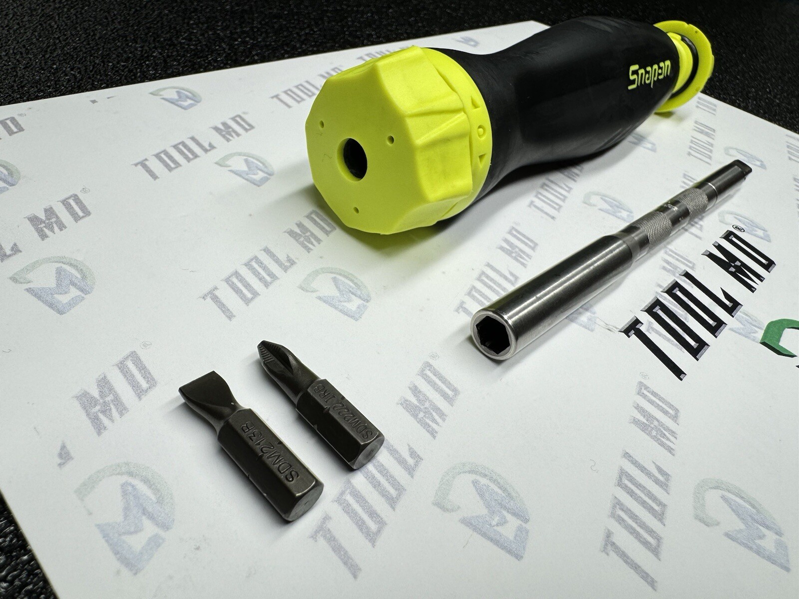 Snap-on Tools HI VIZ YELLOW Soft Grip Ratcheting Screwdriver w/Bits SGDMRC44BHV