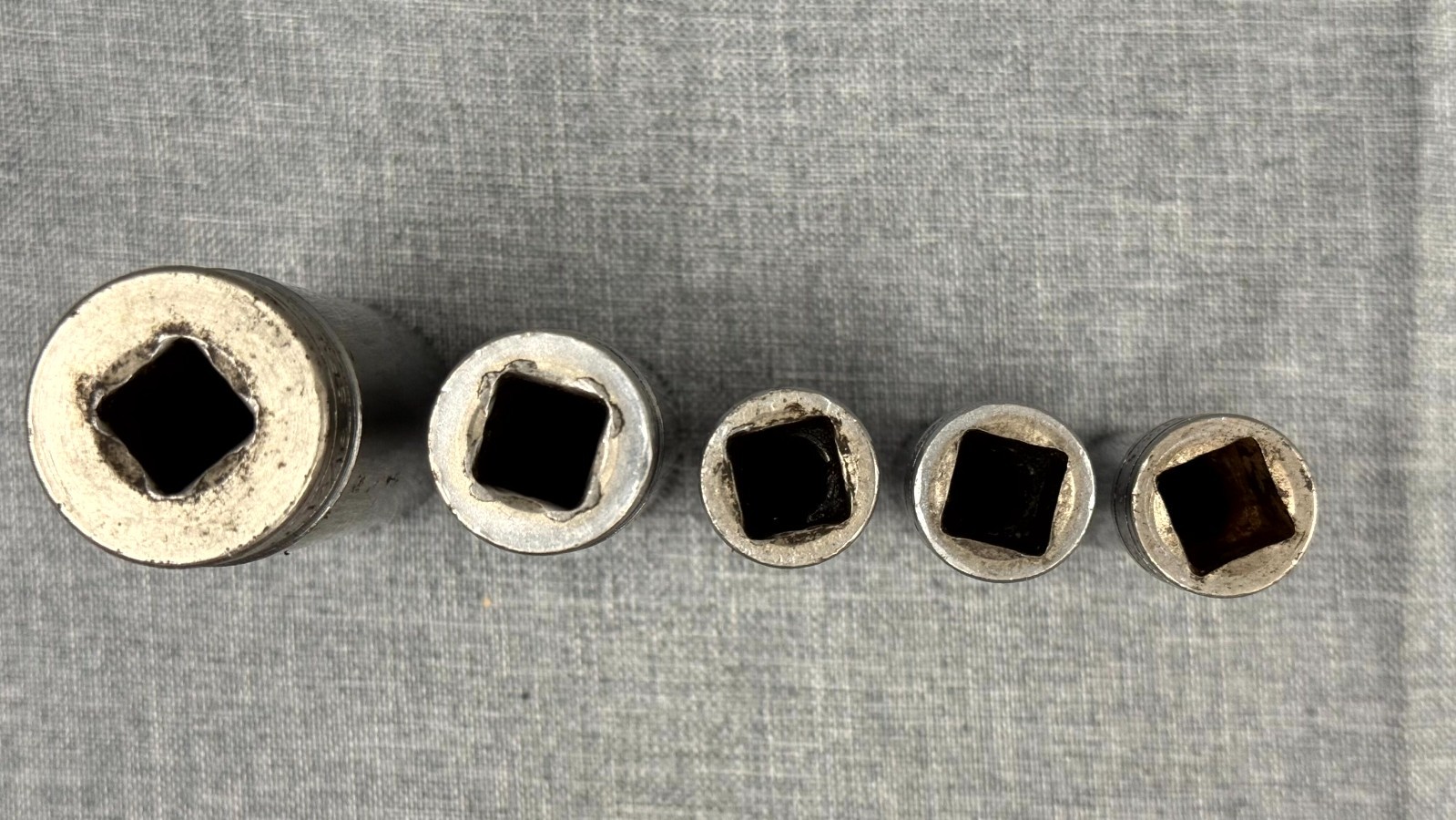 Snap On SFS261, SFS201, (3)SFS121 3/8″ Drive 6 Point SAE Deep Socket Set of 5
