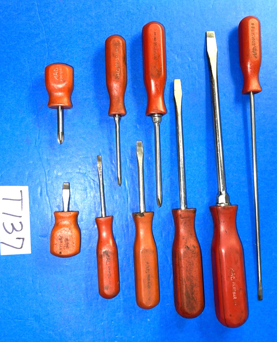 MAC TOOLS VINTAGE 9 PIECE ASSORTED RED HARD HANDLE SCREWDRIVER SET