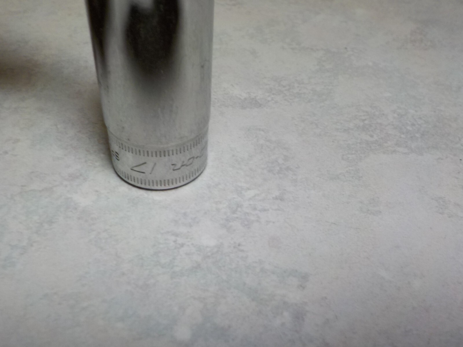 Snap-On 3/8″ drive 17 mm 6 point Deep Chrome Socket SFSM17 #876