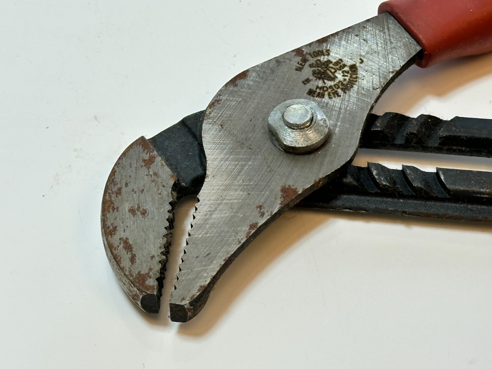 NOS Klein Tools USA HD502-12 Pump Pliers 12-Inch Tongue 12″ Red Comfort Grip NEW