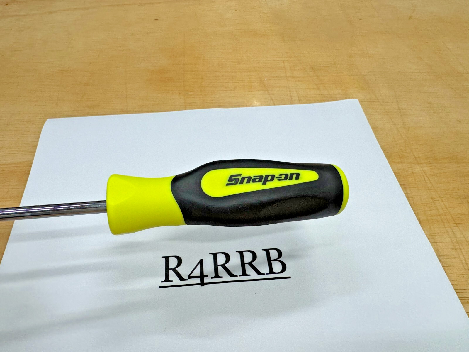 Snap-on Tools USA NEW RARE HIVIZ Soft Grip 7/32″ Flat Tip Screwdriver SGD4120BHV