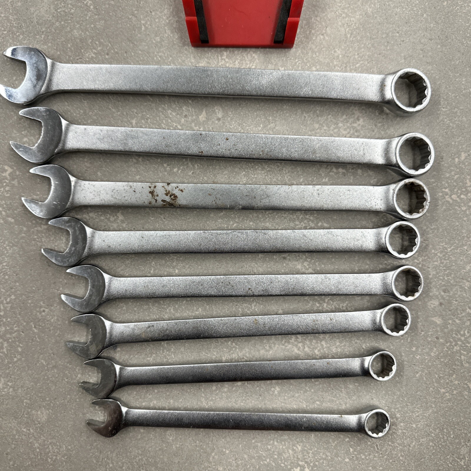Blue Point Wrench 9 Pcs BLPCWM Metric 11mm-19mm 12pt With YA381A Wrench Rack