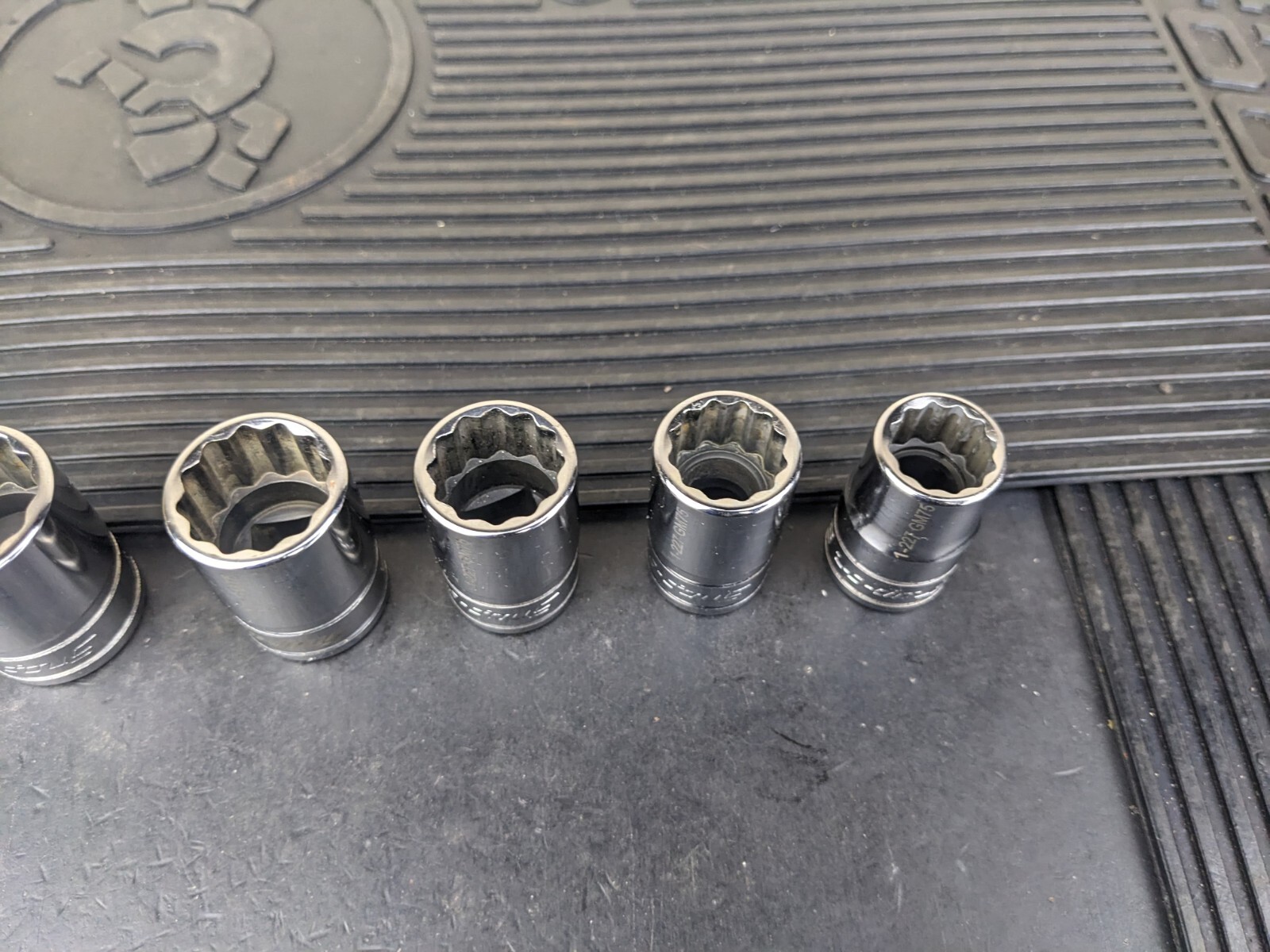 #av825 Snap-On Set 1/2″ Drive Socket Set 9/16″ to 1” SAE SW Series 12 Point
