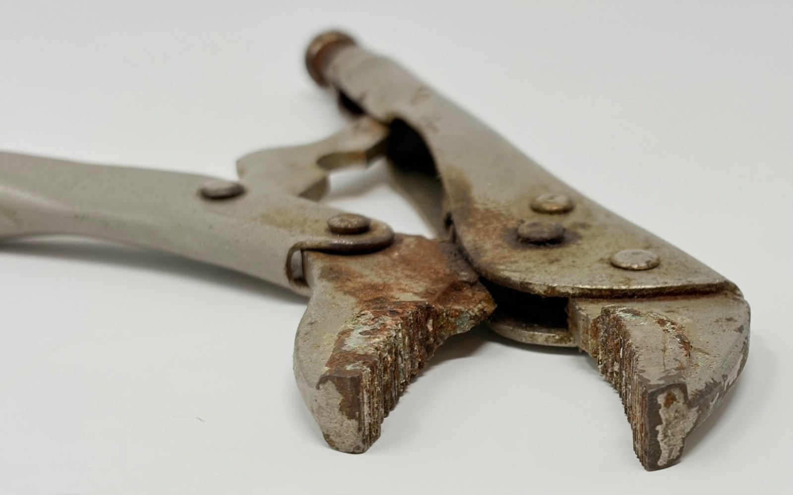 Vintage KR Tools Curved Jaw Locking Pliers 9in Vise Grip Adjustable AS-IS Rust