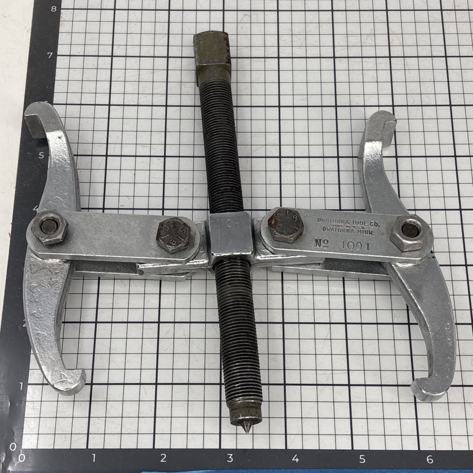 OTC Owatonna Tool Company No. 1001 , 2 Jaw Gear Puller