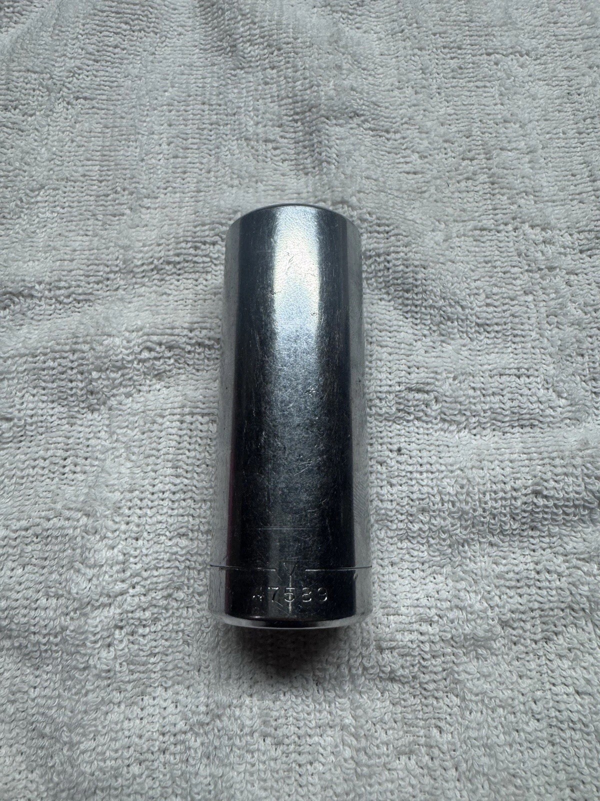 Craftsman USA -v- Series 1/2 Inch Extension And 15/16 6pt Deep Well Socket