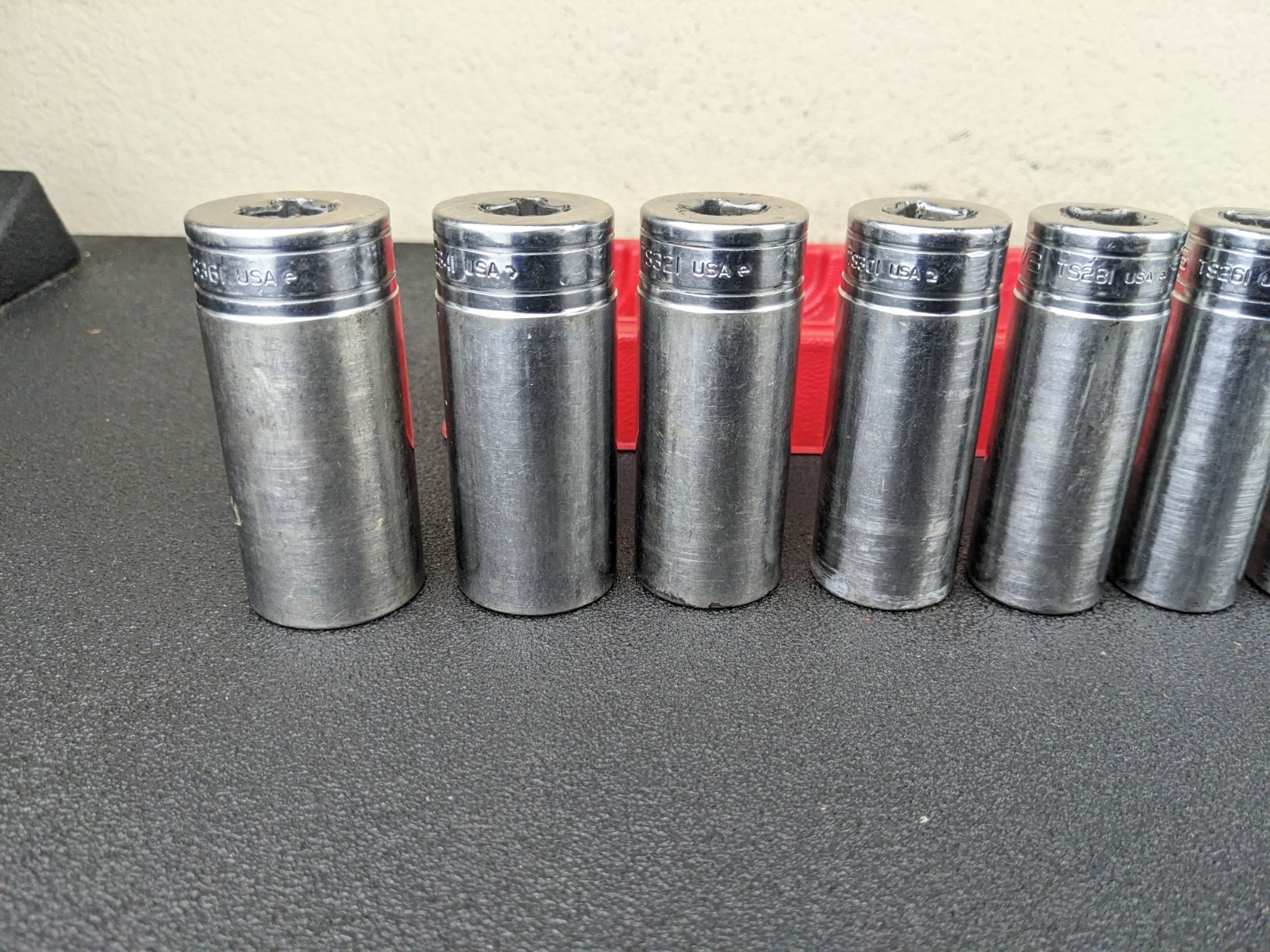 #bo810 Snap-on Tools 1/2″ Drive 6 Point Deep Socket Set 3/8″ to 1-1/8″ 313TSYA