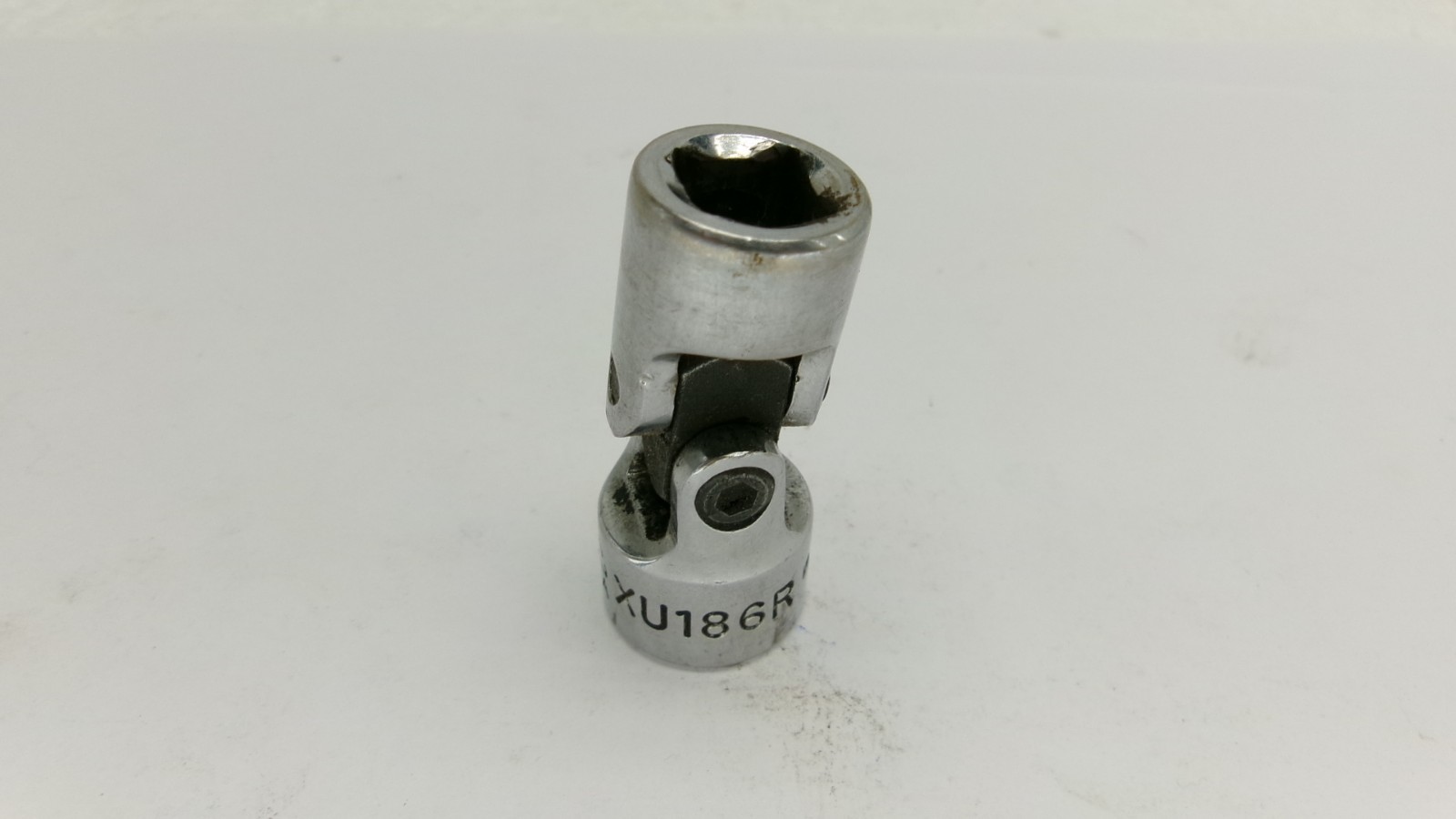 Mac tools USA 3/8″ drive 9/16” SAE 6 point Universal Swivel Socket XU186R Nice!