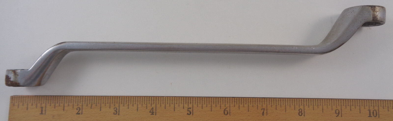 Snap-on USA XOM1618 metric 16mm x 18mm 12 point deep 60° offset box wrench 1991
