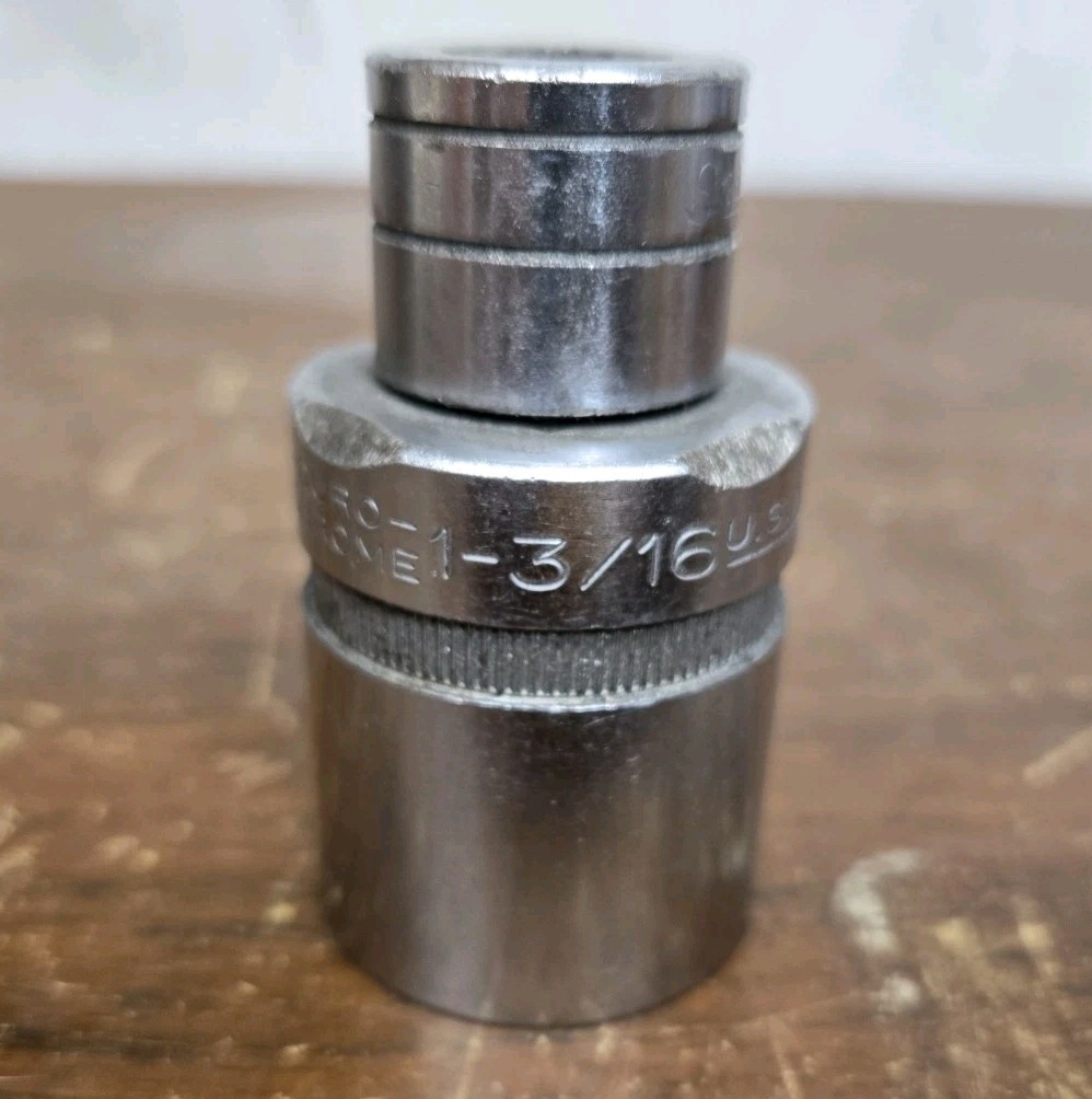 Snap-On 1-3/16″ 12 Point Socket 3/8″ Drive SAE USA Chrome Vintage