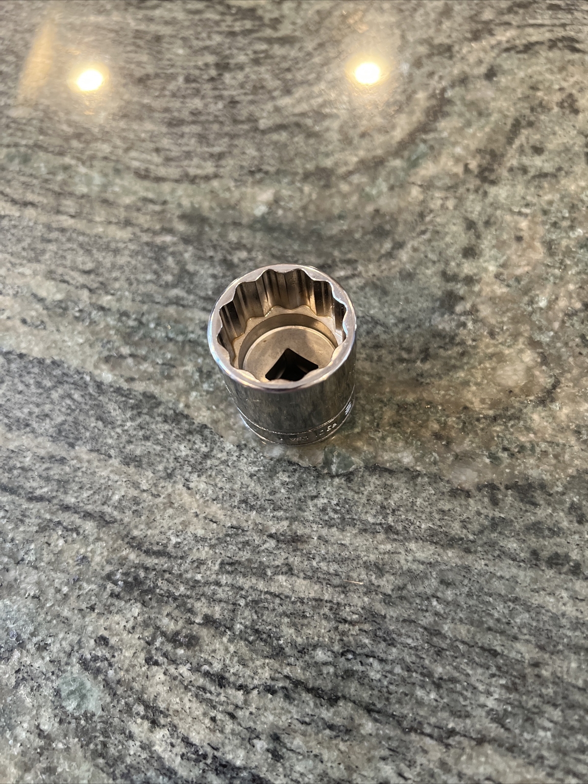Snap-On f301 15/16″ 3/8 drive sae shallow 12 point socket
