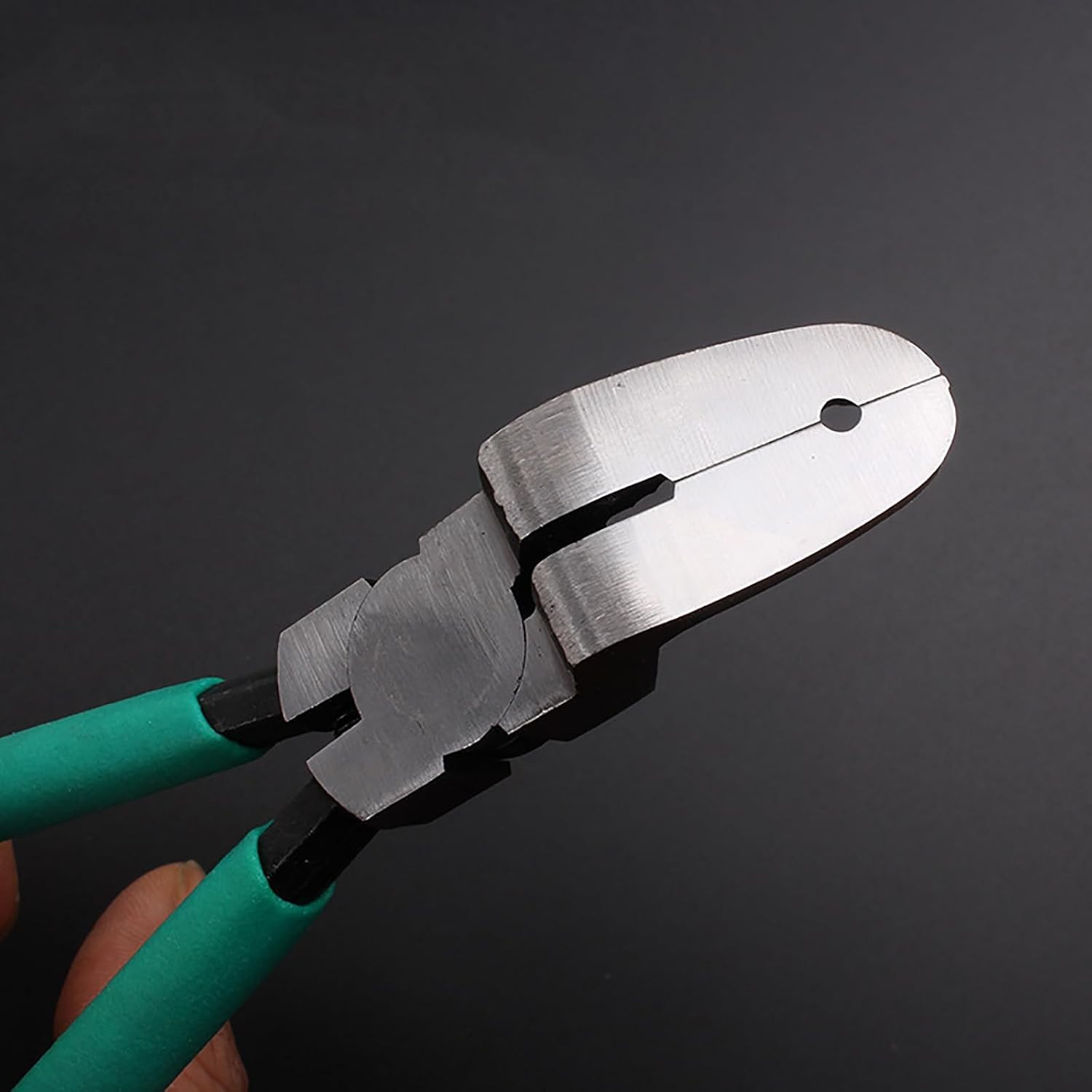 Multifunctional Carbon Steel Pliers for Car Fastener Removal – Ergonomic Design