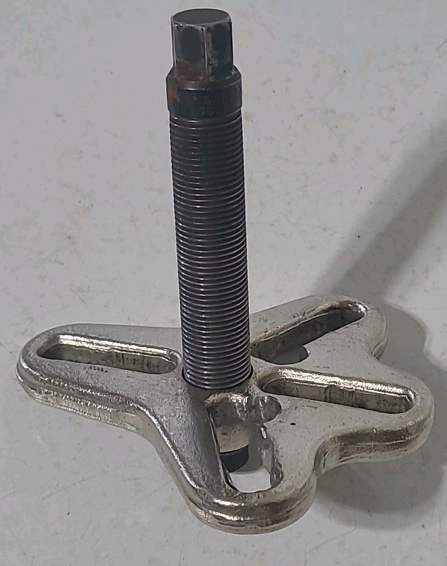 Snap-On Tools CJ98 4-Way Slotted Yoke w/ CJ83-3 Pressure Screw 3/4–16 x 5-1/8″