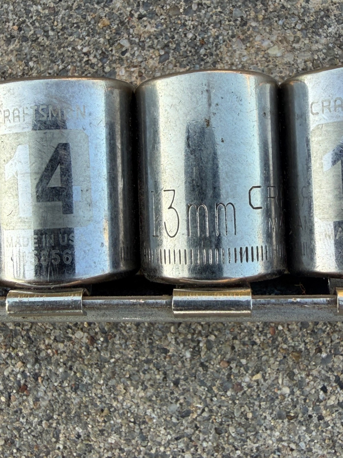 Craftsman 6-19mm 13pc 6pt 3/8” Dr Easy Read Socket Set w/rail USA (Read)