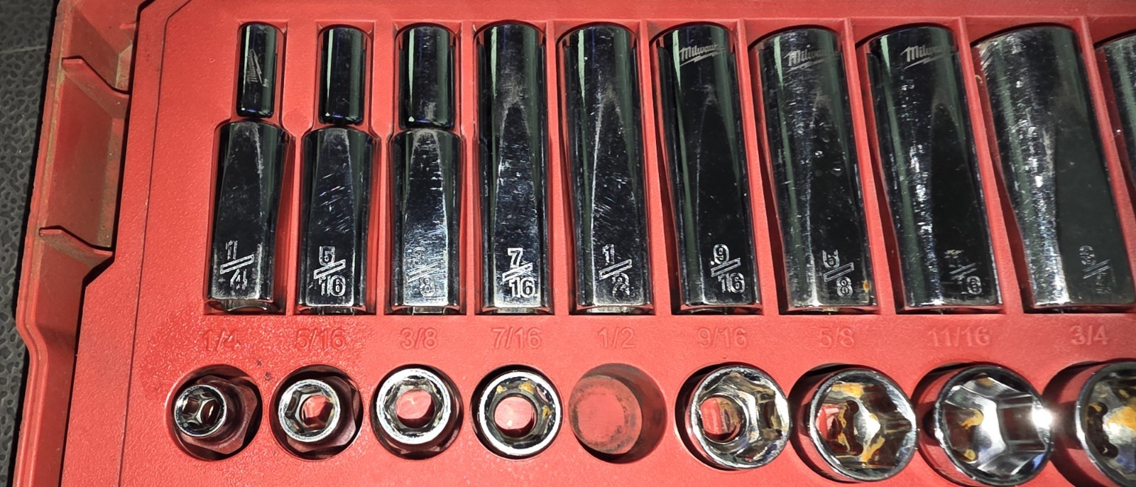 MILWAUKEE 48-22-9008 3/8 in. Drive SAE/Metric Set USED BROKEN RATCHET