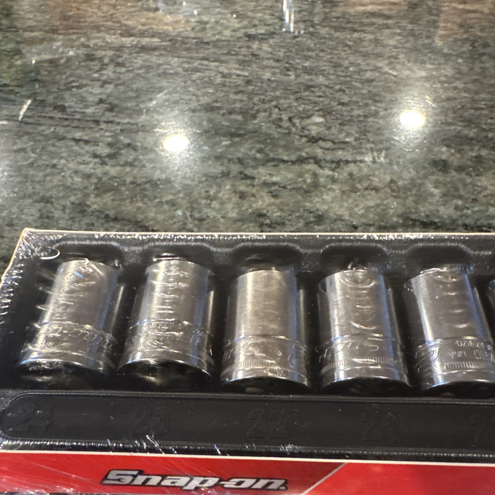 Snap-on 313ytwmy 13 pc 1/2” drive 6 point metric xtra shallow socket set 12-24mm