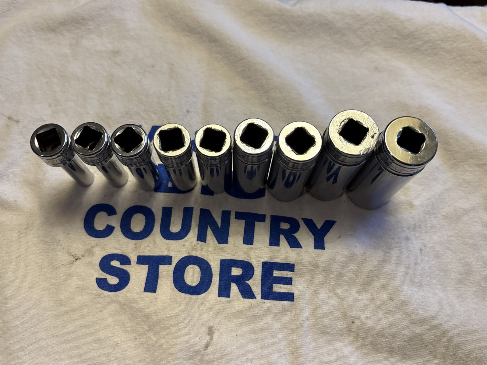 Snap-on Tools USA 3/8″ Drive 6pt 9pc SAE Deep Chrome Socket Set 211SFSY