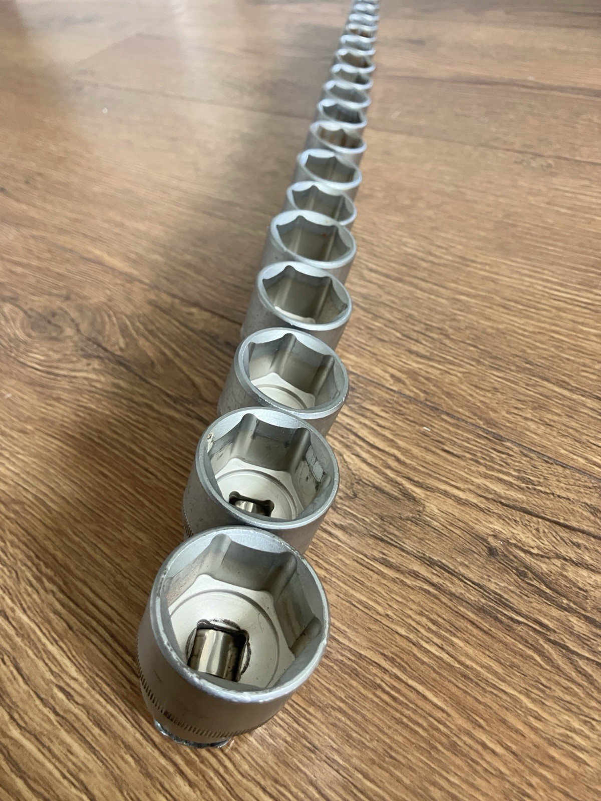 Flank Drive Shallow Socket Set 10 – 32mm 6 Point Metric chrome vanadium