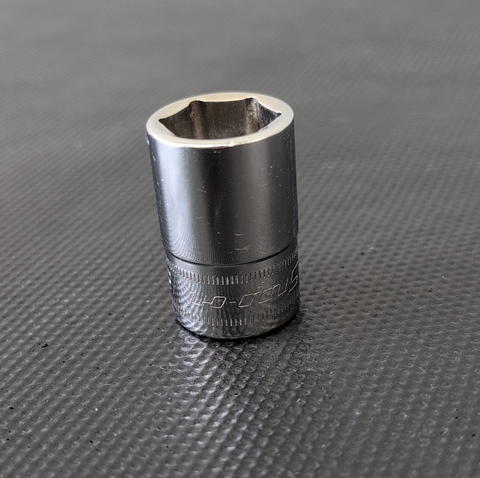 Snap-on 1/2″ Drive 6-Point Metric 18 mm Flank Drive® Shallow Socket TWM18