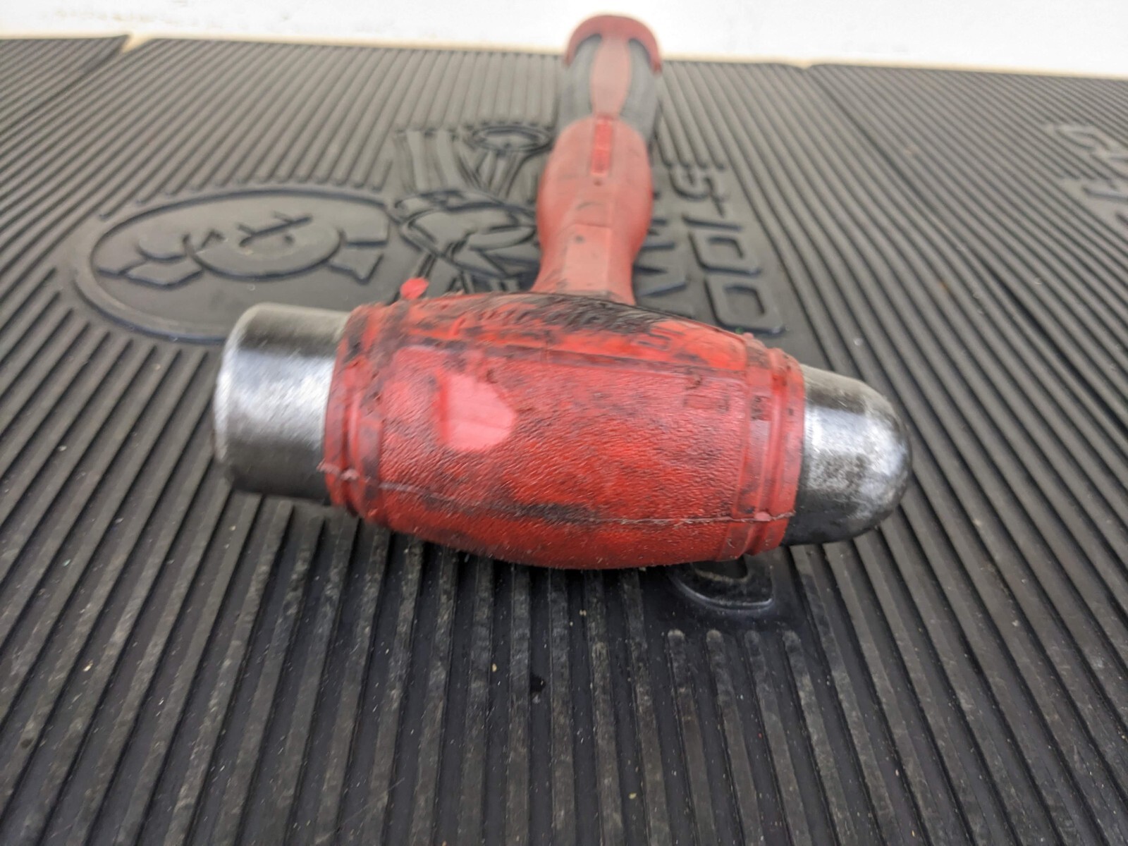 #ba689 Snap On HBBD24, Soft Grip 24 Oz Ball Peen Dead Blow Hammer Red