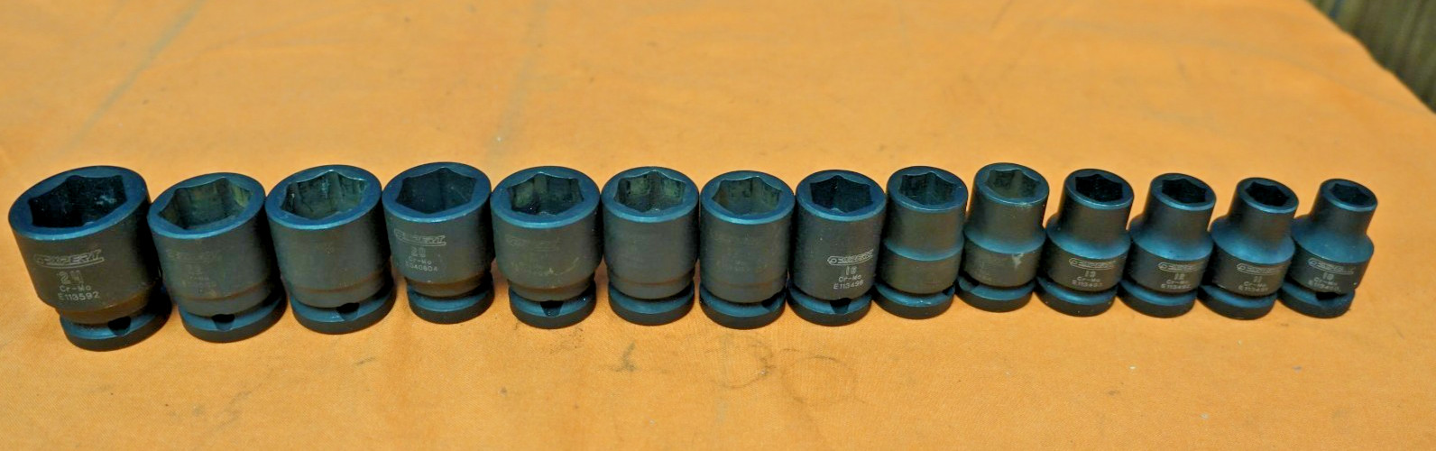 Mac Tools Expert CR-MO E113592 6PT 1/2″ Drive 14PC 10MM-22MM & 24MM Sockets