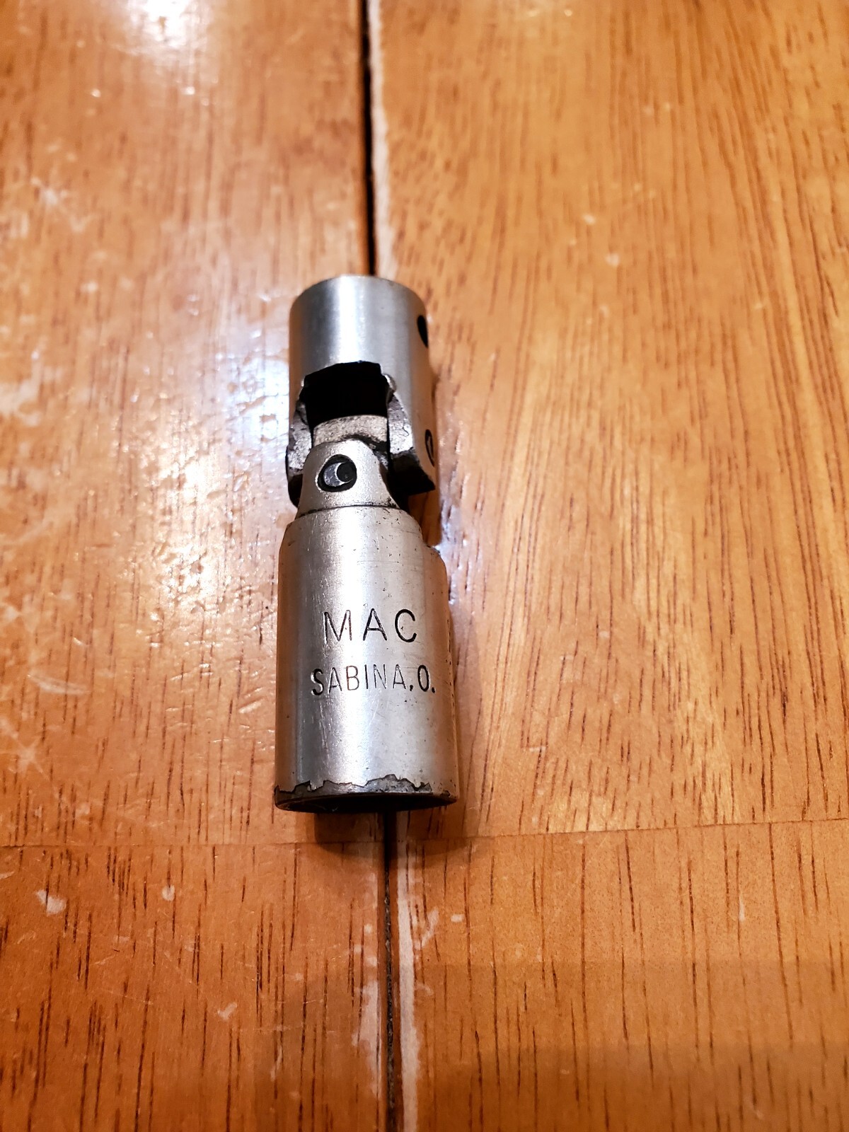 Mac Sabina 3/8″ Drive 9/16″ 6PT SAE Deep Universal Swivel Socket Worn XU186D